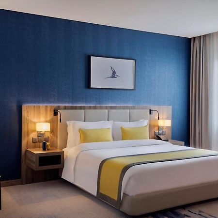 Hotel Voco Al Khobar By Ihg Exterior foto A bedroom at the hotel