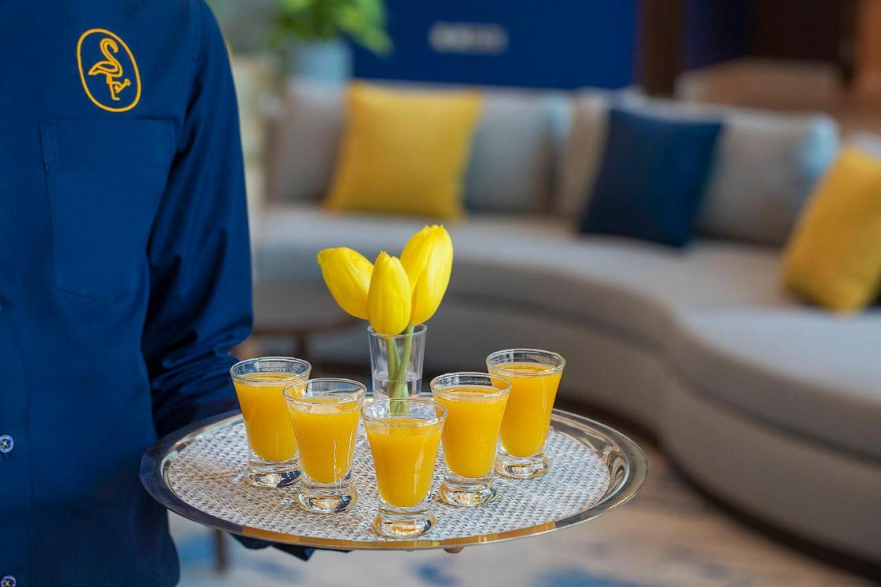 Hotel Voco Al Khobar By Ihg Exterior foto A tray of orange juice