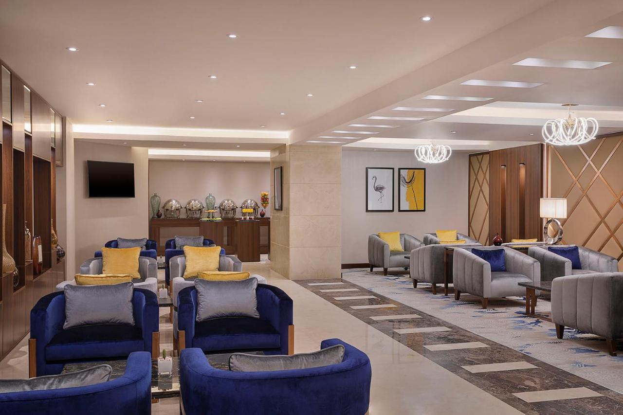 Hotel Voco Al Khobar By Ihg Exterior foto The lounge at the airport